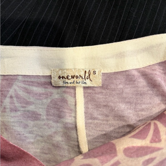 ONE WORLD Multicolor Butterfly Graphic Top - Picture 2 of 6